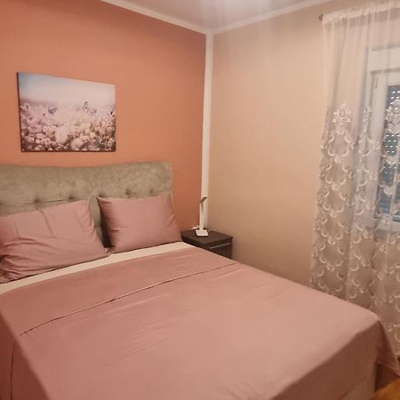 Senkini Dvori Apartment Sutomiscica Exterior foto