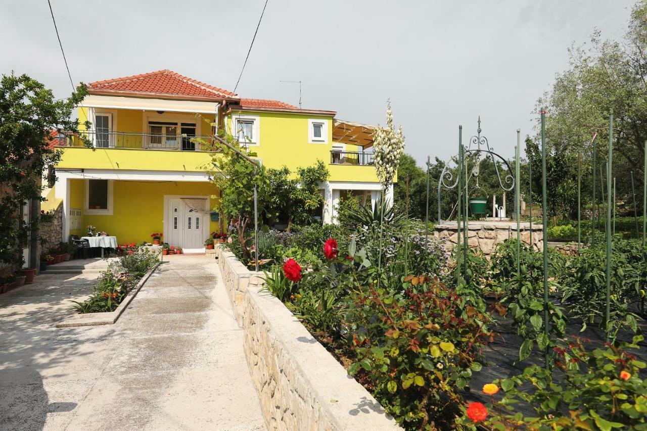 Senkini Dvori Apartment Sutomiscica Exterior foto