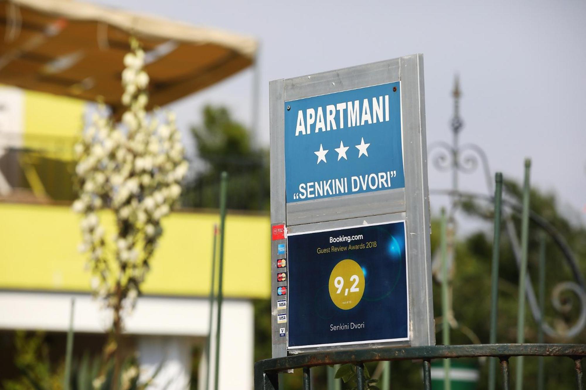 Senkini Dvori Apartment Sutomiscica Exterior foto