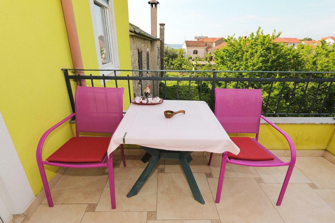 Senkini Dvori Apartment Sutomiscica Exterior foto