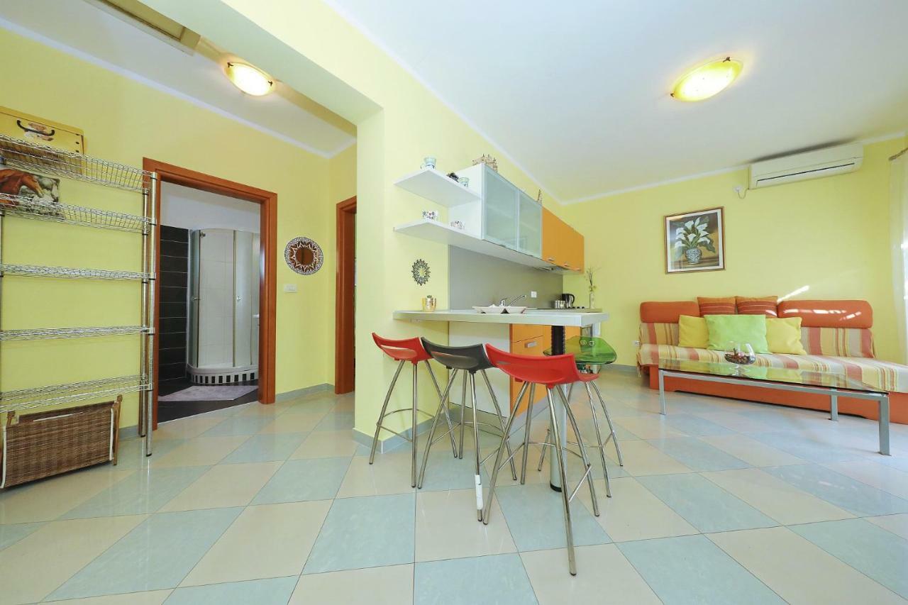Senkini Dvori Apartment Sutomiscica Exterior foto