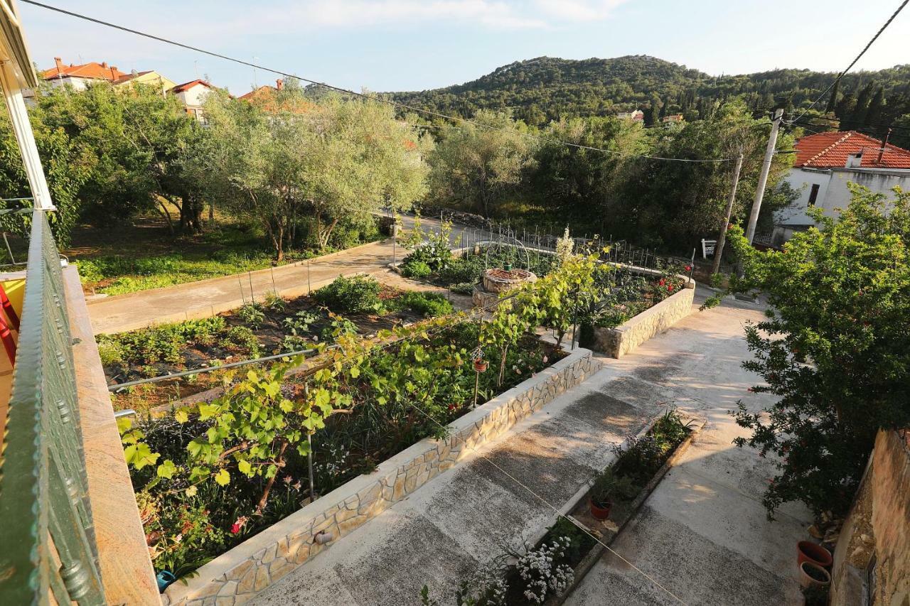 Senkini Dvori Apartment Sutomiscica Exterior foto