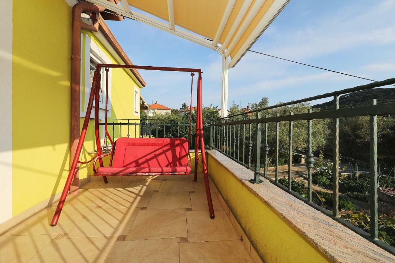 Senkini Dvori Apartment Sutomiscica Exterior foto